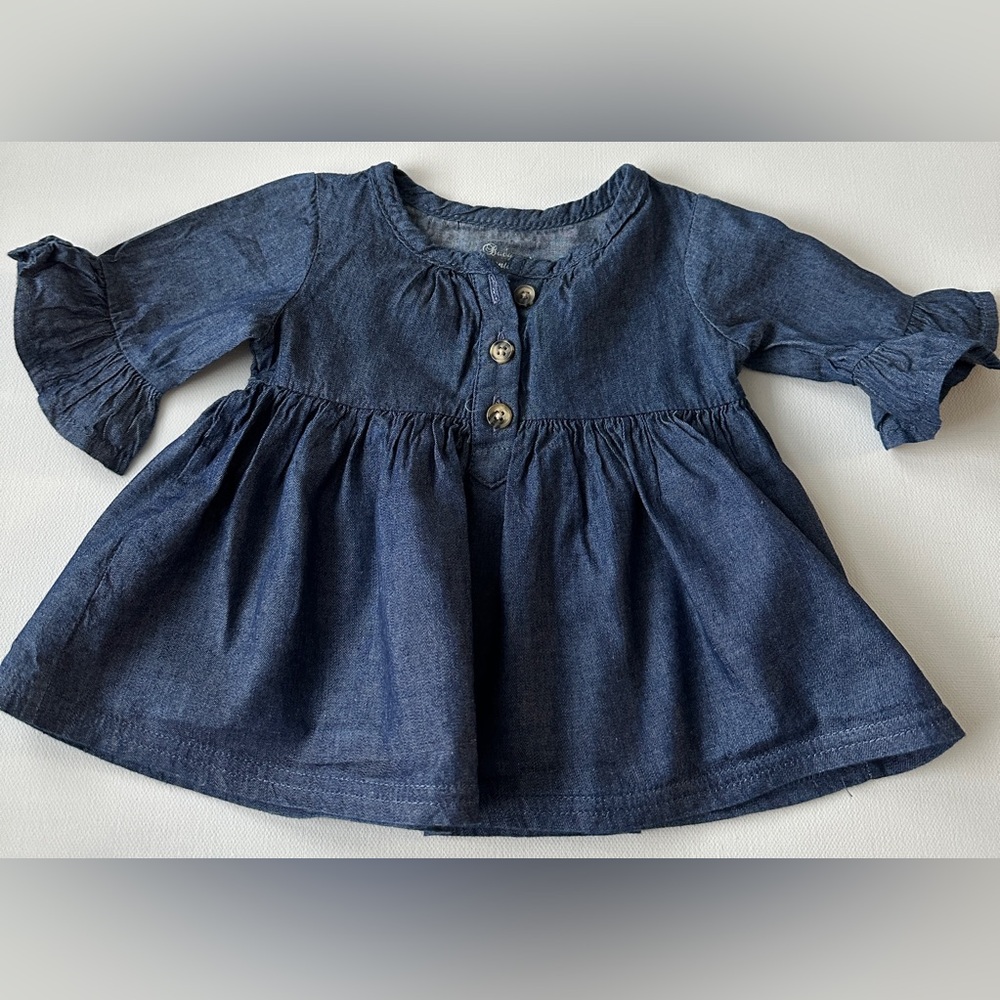 Baby Essentials girl’s, shirt blue, size 9M.